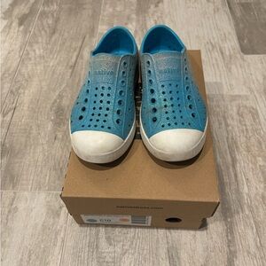 Natives- sparkly blue. Size 10c